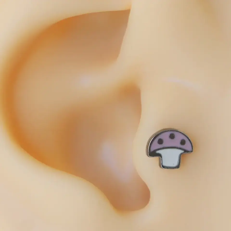 Mineli mantar figürlü gümüş renk 316L cerrahi çelik tragus piercing flatback