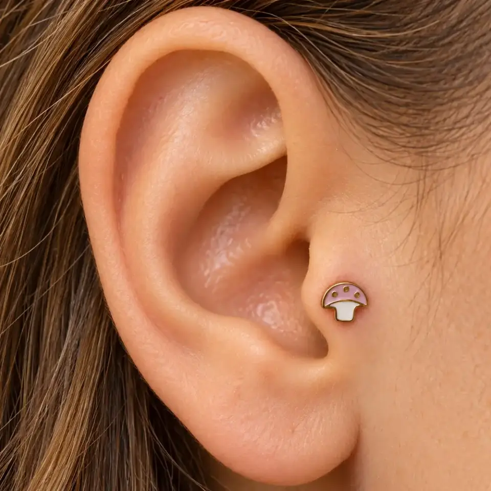 mantar-gold-tragus-piercing