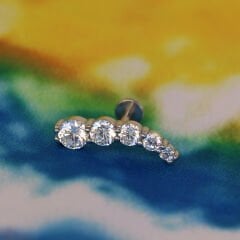 Beş Taş Diagonal 6x1,2mm Çelik Labret Piercing, Tragus-Lobe-Helix-Kıkırdak