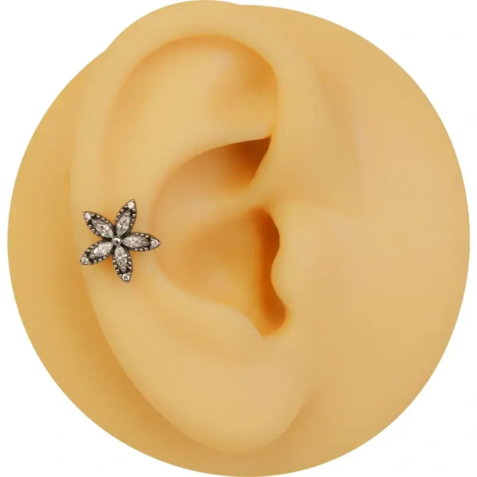 Arkası düz vidalı sistem gümüş beş markiz çiçek kıkırdak piercing