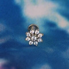 Papatya Zirkon 6x1,2mm Çelik Labret Piercing, Tragus-Lobe-Helix-Kıkırdak