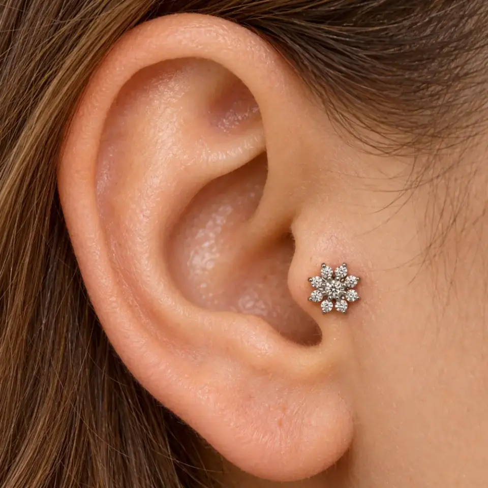 Papatya Tasarım Zirkon Taşlı 316L Cerrahi Çelik Helix Tragus Kıkırdak Piercing - Flatback Gümüş Renk