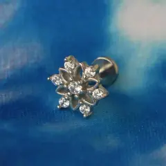 Gümüş kar tanesi kıkırdak küpesi helix ve tragus uyumlu zirkon taşlı piercing