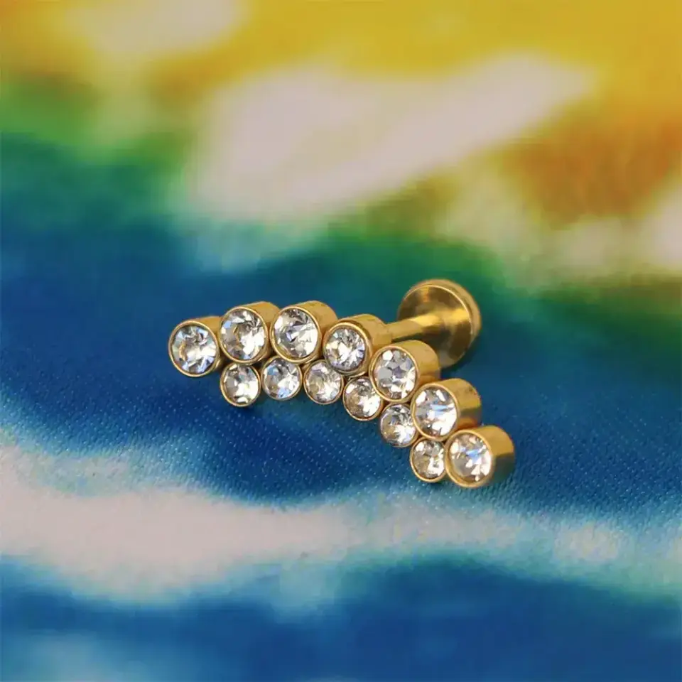Arkası düz vidalı sistem altın gold zirkon taşlı noktalar helix piercing