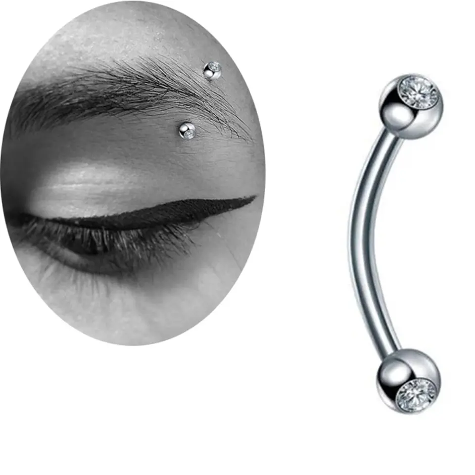 316L Cerrahi Çelik Gümüş Rengi Taşlı Kaş - Rook Piercingin kaşta görünümü