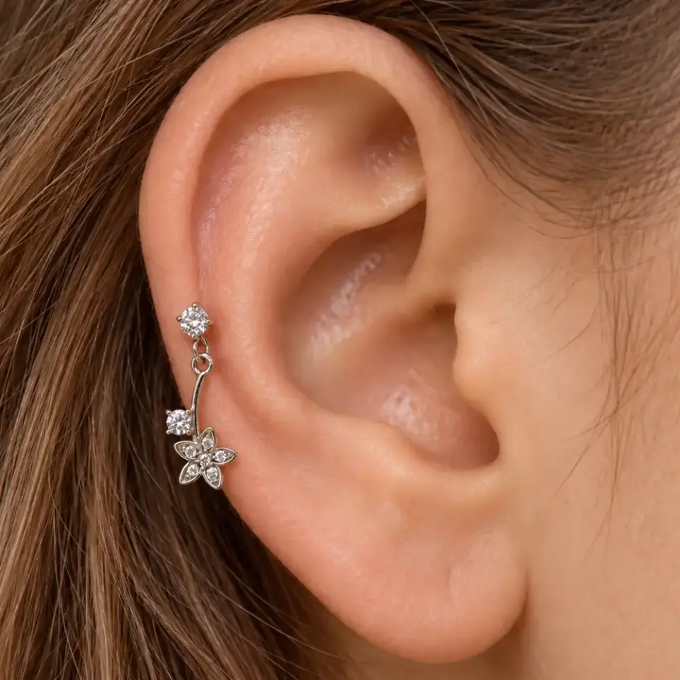 cicek-dali-helix-piercing-kulak-durusu