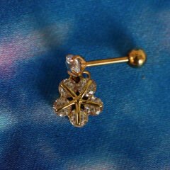 5 Yapraklı Çiçek Sallantılı Zirkon 6x1,2 mm Gold Çelik Piercing, Helix-Kıkırdak-Lobe-Auricle