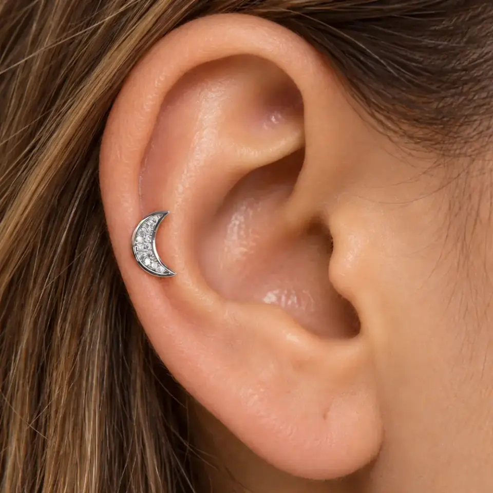 hilal-helix-piercing-kulakta-durusu