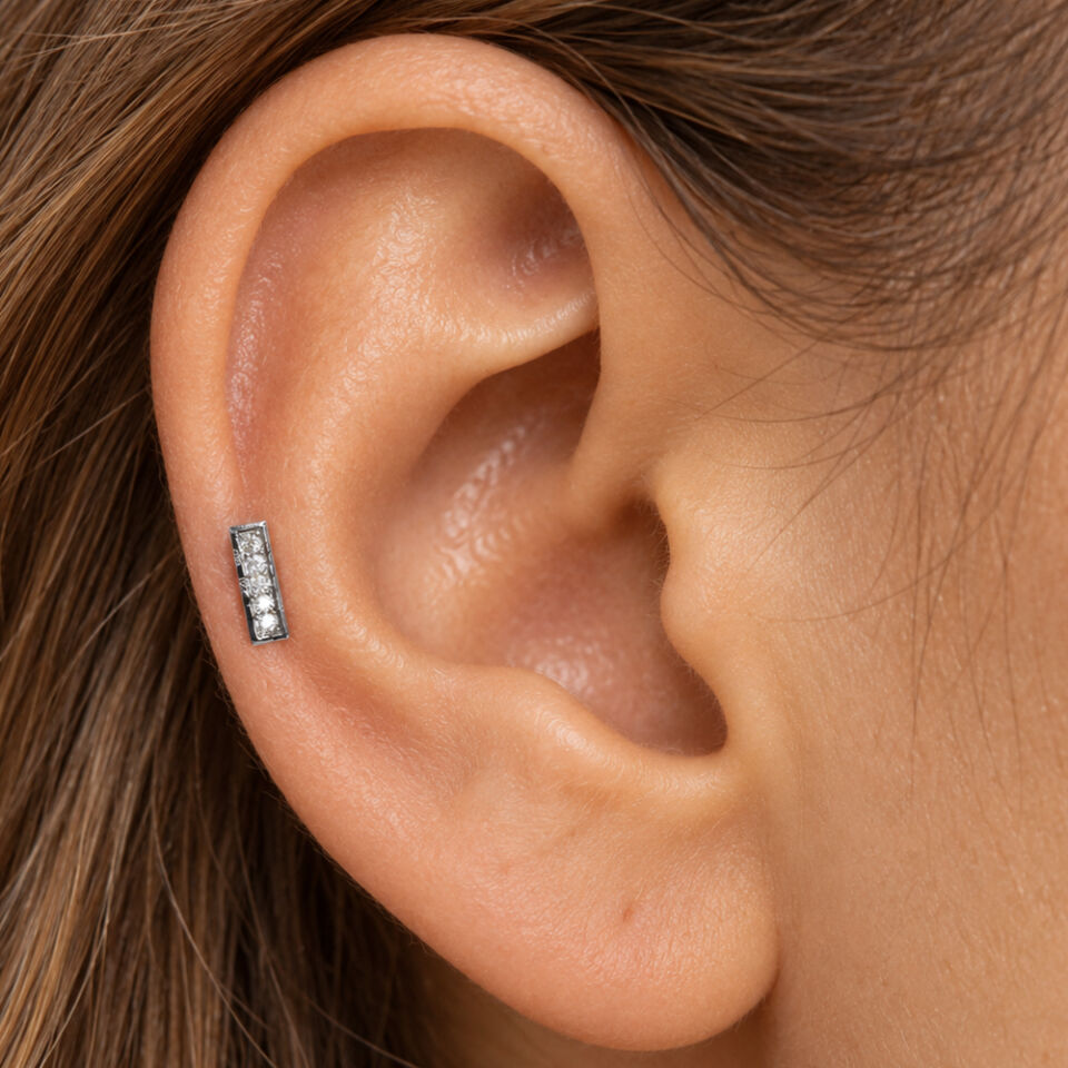 tasli-cubuk-helix-piercing