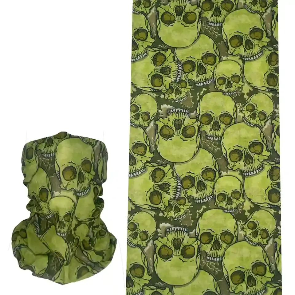 Yeşil kurukafa desenli, saça ve boyuna bağlanabilen çok amaçlı buff boru bandana saç bandı.