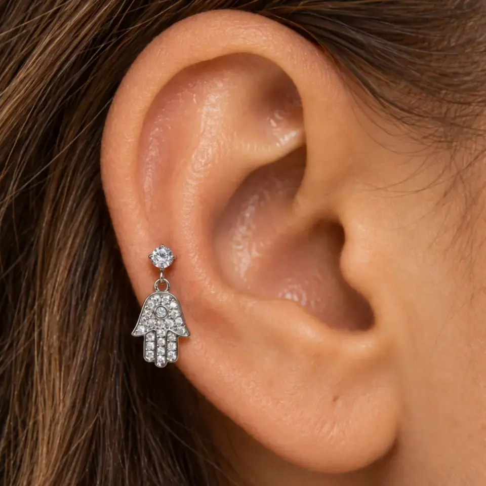 fatma-ana-eli-helix-piercing