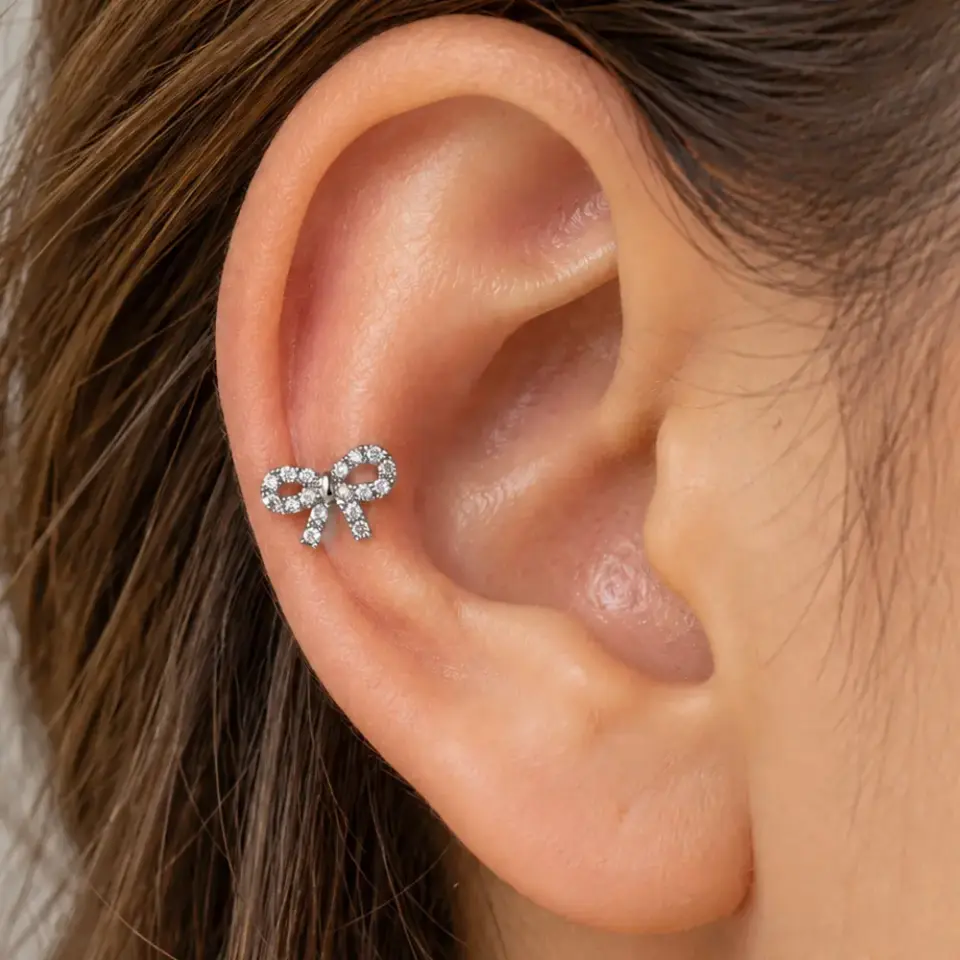 fiyonk-helix-piercing