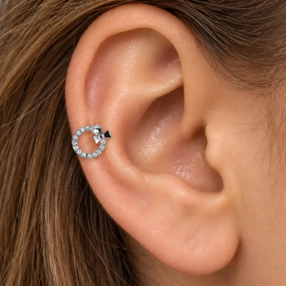 fiyonklu-cember-helix-piercing