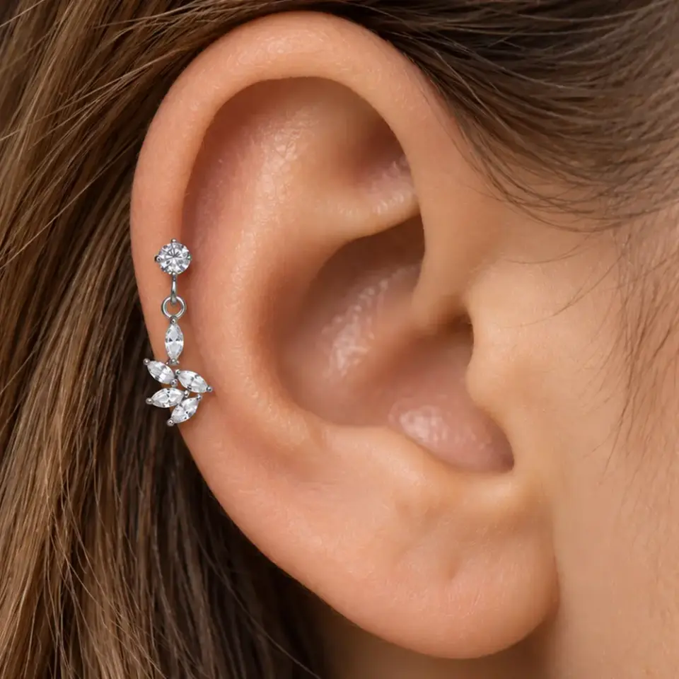 sallantili-helix-piercing