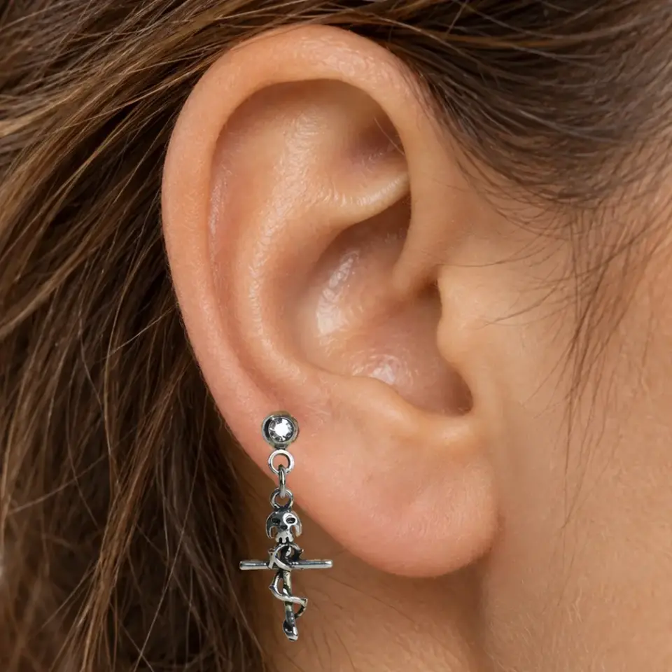 sallantili-hac-helix-piercing