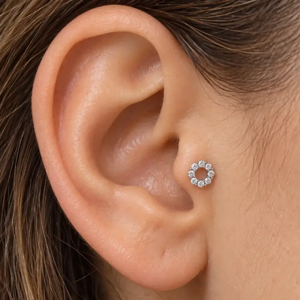 cember-tragus-piercing