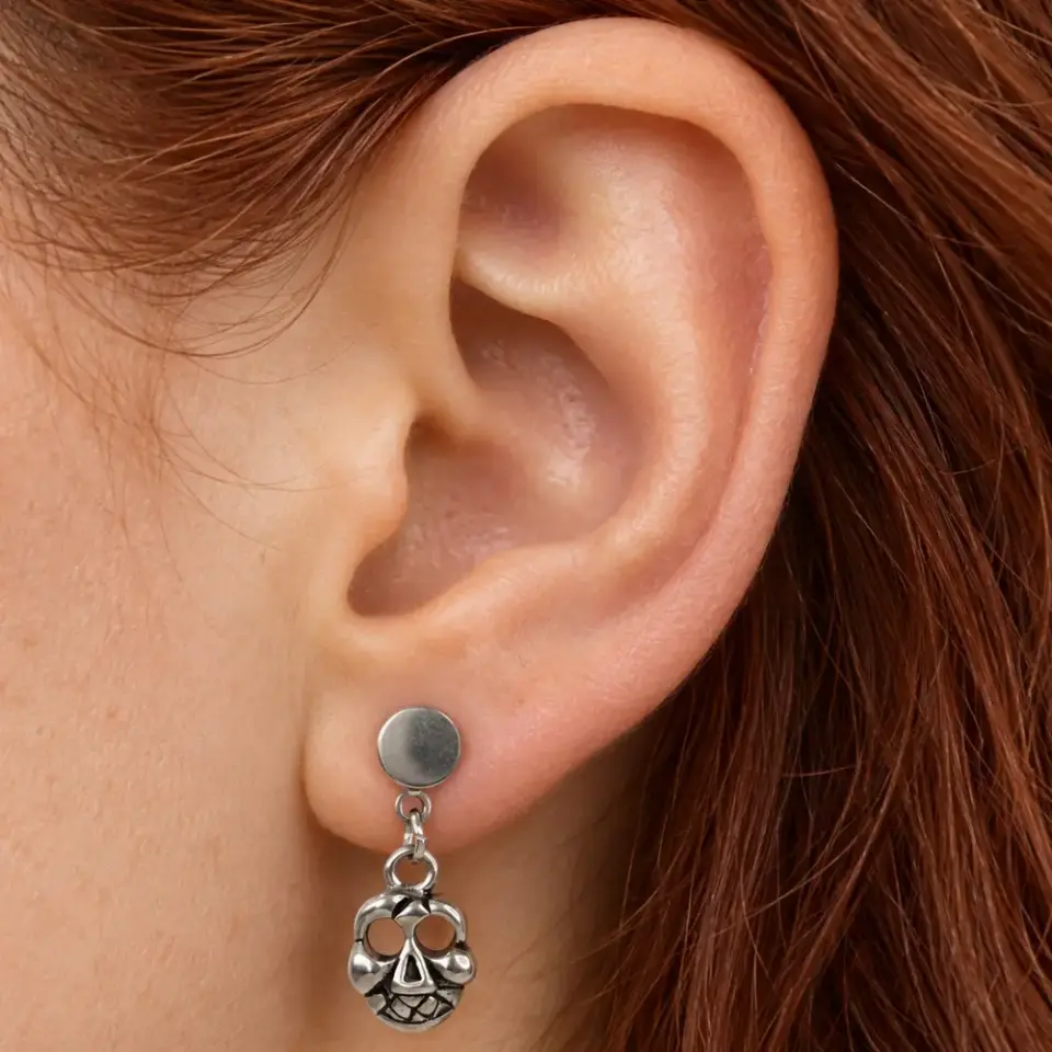 kurukafa-sallantili-helix-piercing