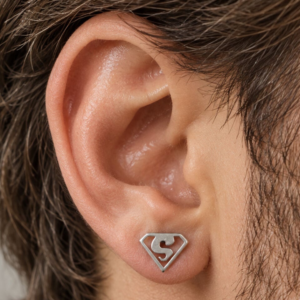 superman-helix-piercing