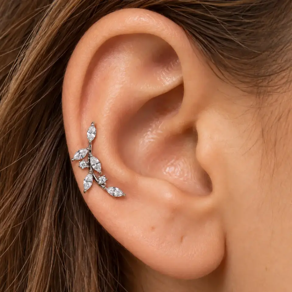 yaprakli-dal-helix-piercing