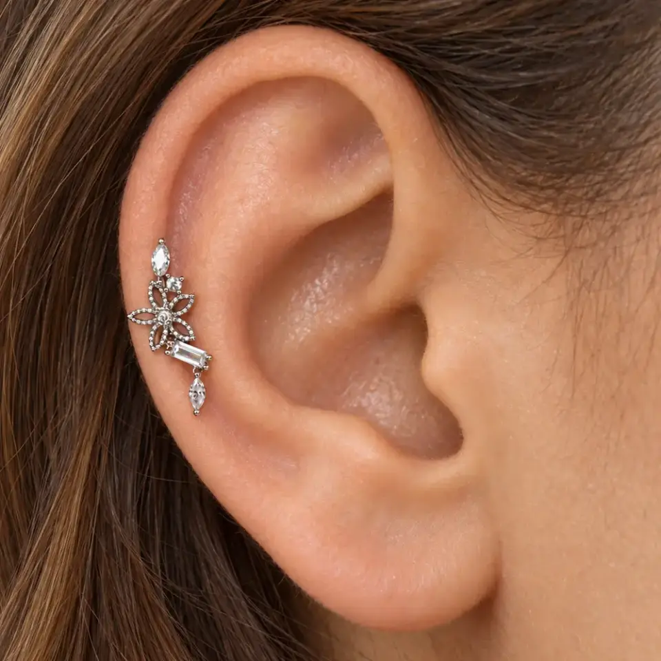 cicek-helix-piercing