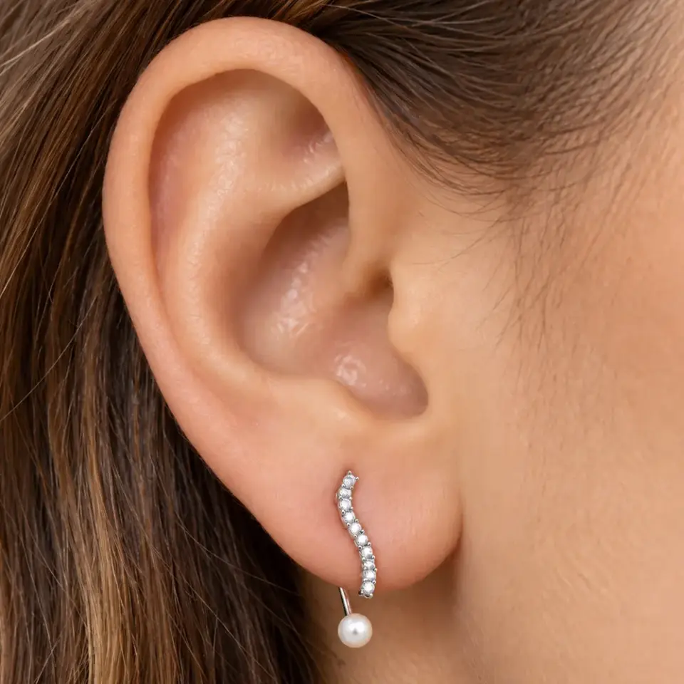 incili-lobe-piercing