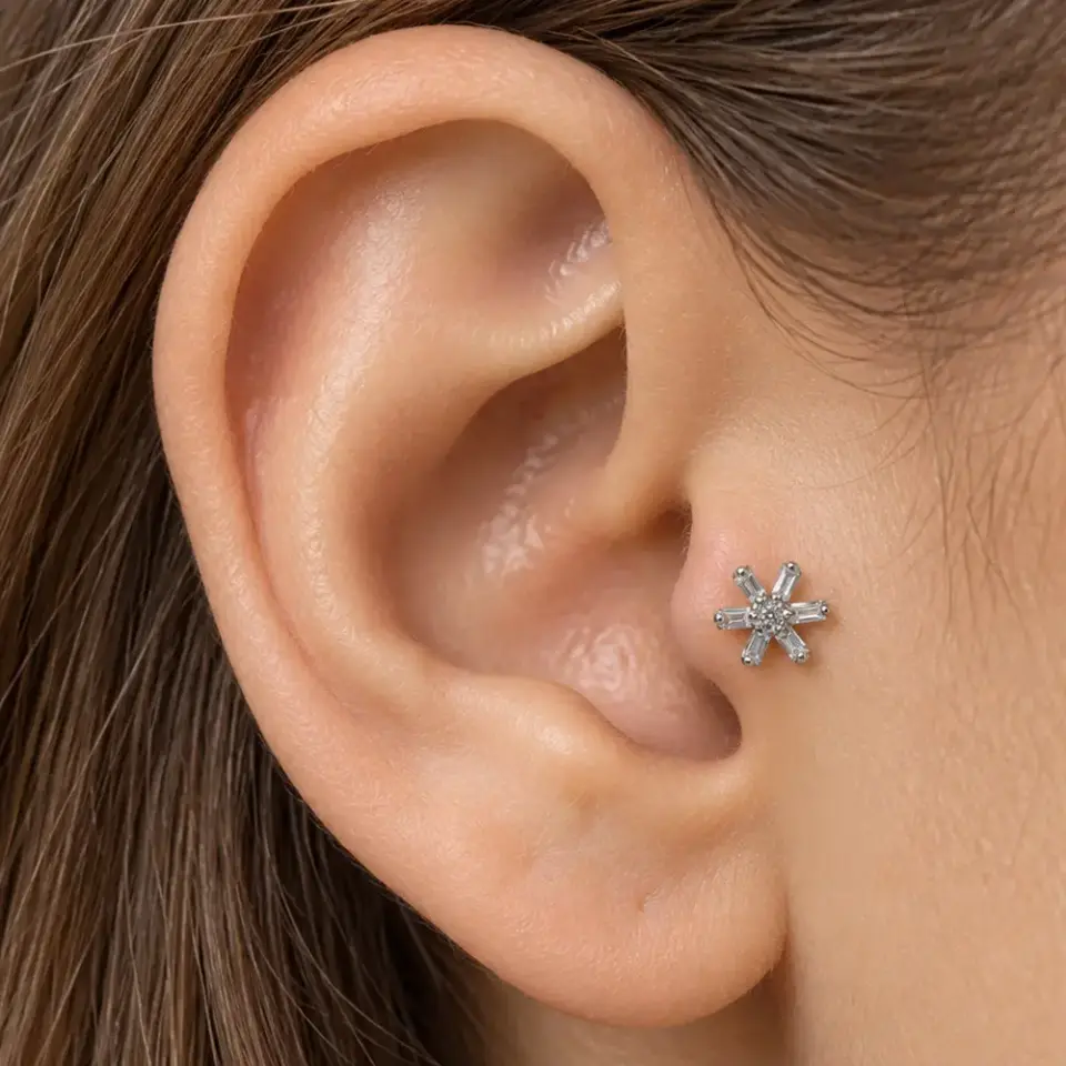 cicek-tragus-piercing