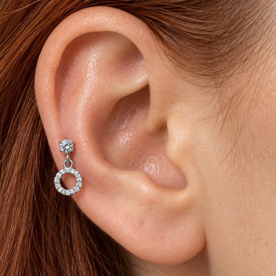 halka-sallantili-helix-piercing