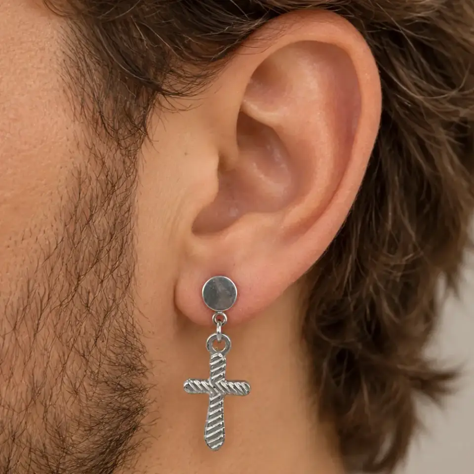 hac-sallantili-helix-piercing