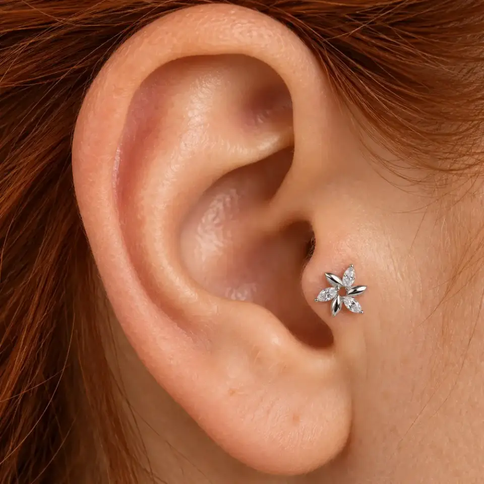 cicek-tragus-piercing