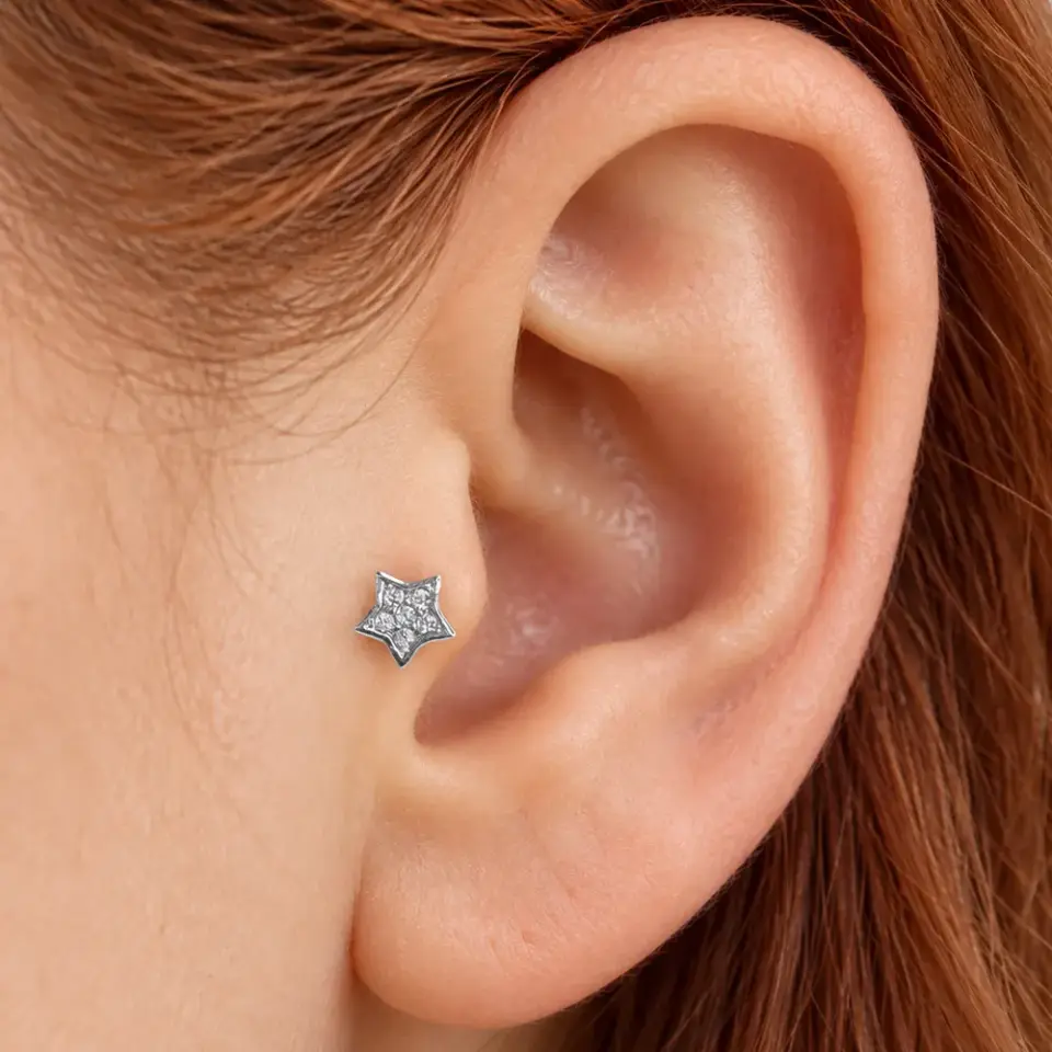 yildiz-tragus-piercing