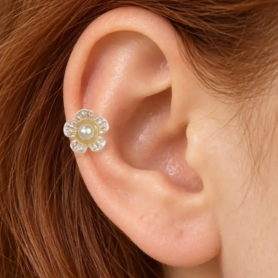 cicek-helix-piercing