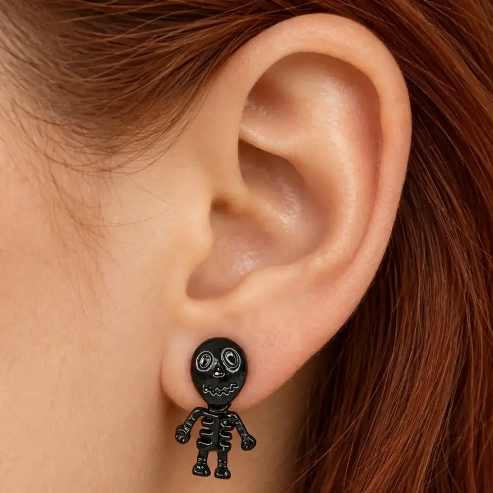 halowen-lobe-piercing