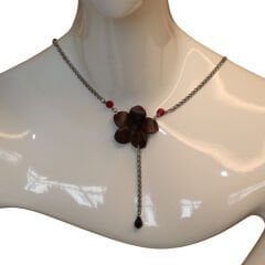 El Yapımı Deri Çiçek Kolye | Çelik Zincirli Kristal Uçlu Tasarım