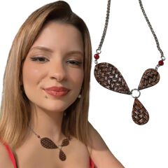 El Yapımı Deri Dokulu Kolye | Çelik Zincirli Kırmızı Boncuklu Tasarım