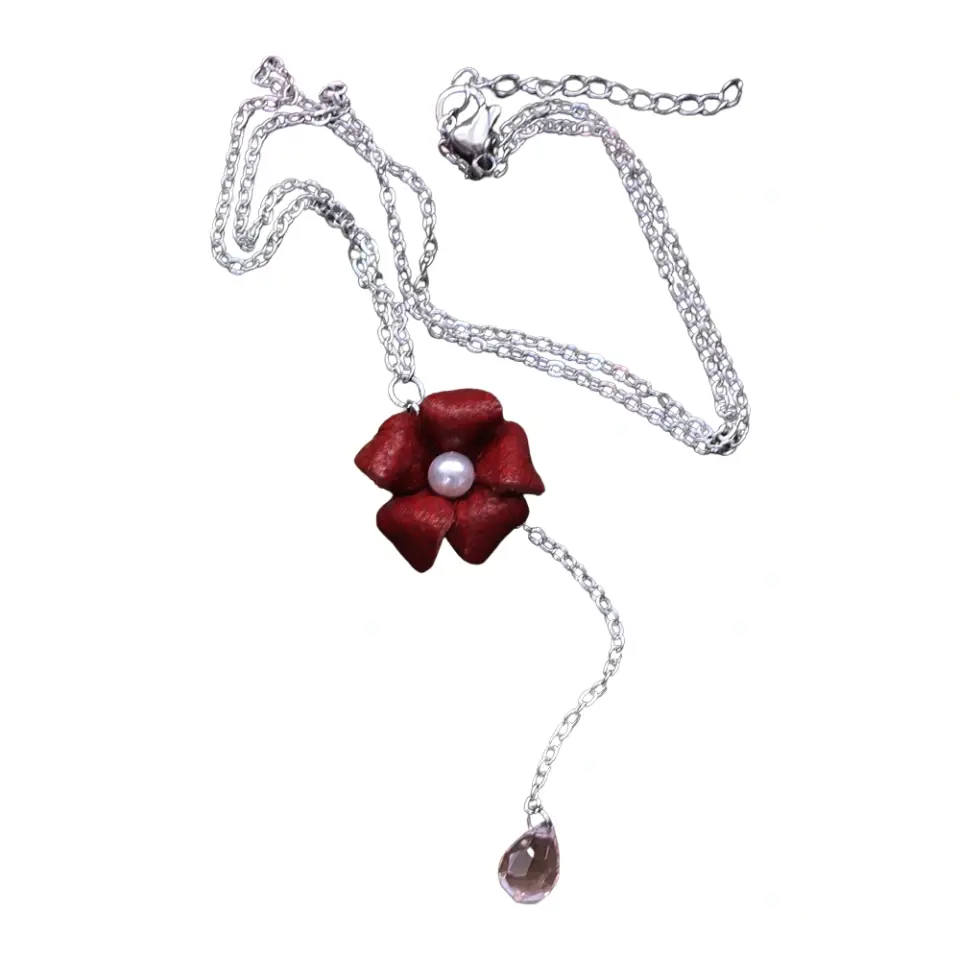 Kırmızı Güz Çiçeği El Yapımı Kristal Taşlı Çelik Zincirli Kadın Deri Kolye