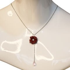 El Yapımı Kırmızı Deri Çiçek Kolye | Çelik Zincirli Pembe Kristal Uçlu Tasarım