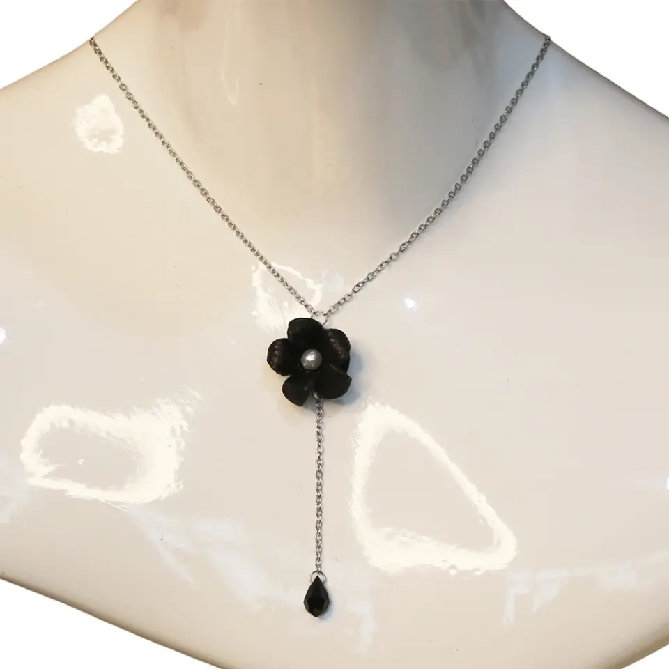 kristal taşlı zincir detaylı siyah hakiki deri kadın deri kolye tasarımı