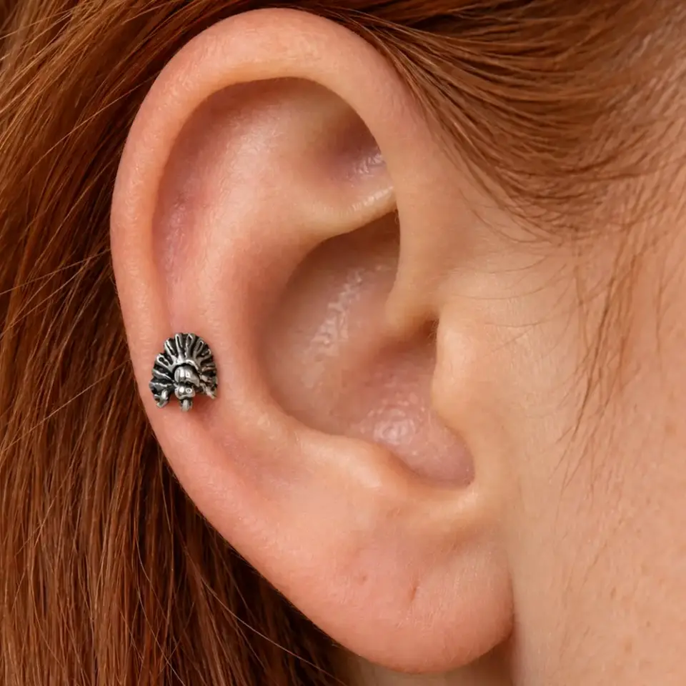 kizilderili-helix-piercing