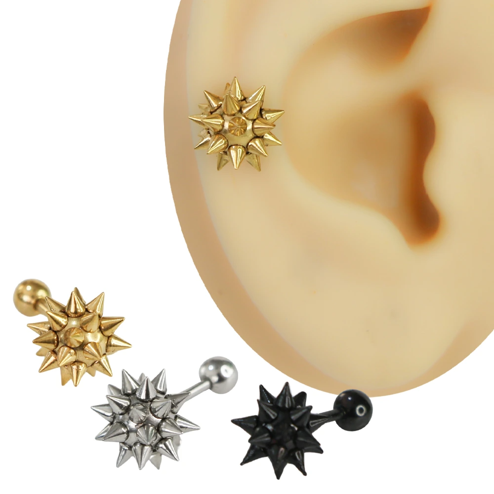 Kıkırdak üzerinde gösterilen sarı renkli dikenli top helix piercing ve yanında gümüş ile siyah renk seçenekleri