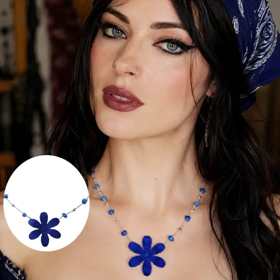 Nefertiti gece mavisi el yapımı crazy deri çiçek kolye, çelik zincirli bohem kadın kolye