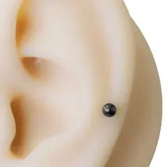 Tragus ve kıkırdak bölgeleri için uygun düz arkalı siyah piercing